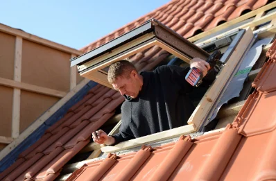 Pose de fenêtres de toit Velux à Treilles